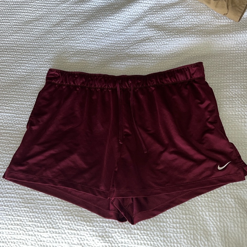 Nike Dri-Fit Womens Shorts, size XL, dark red